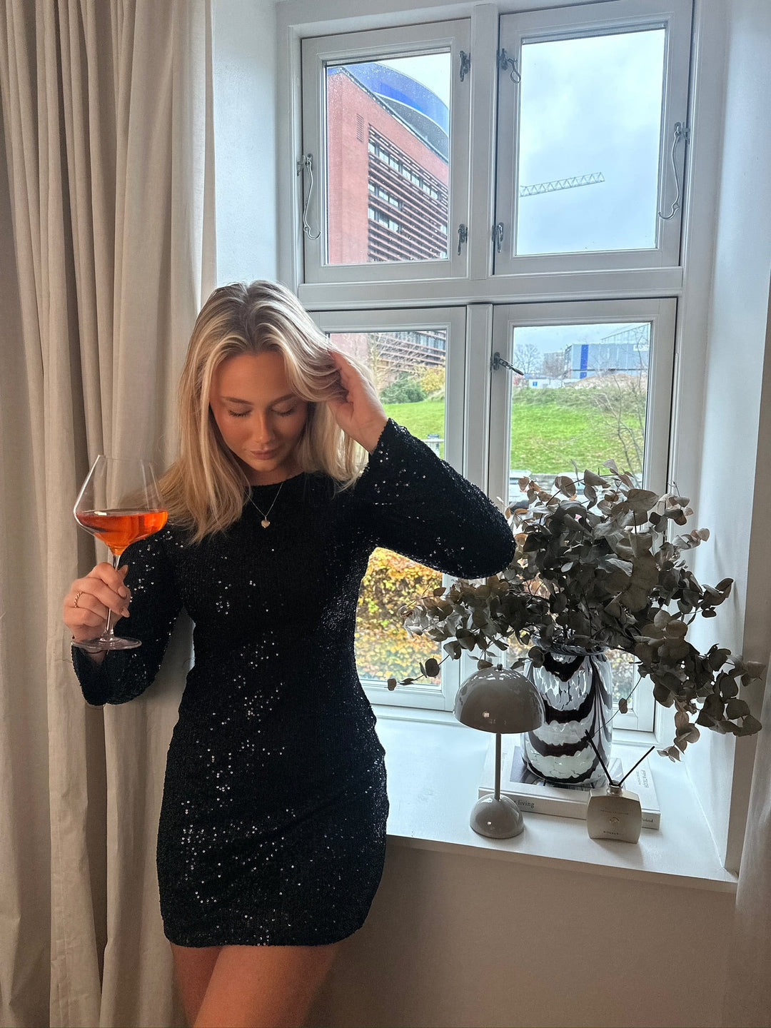 Emma Glitter Dress - Black-Fashion Nora